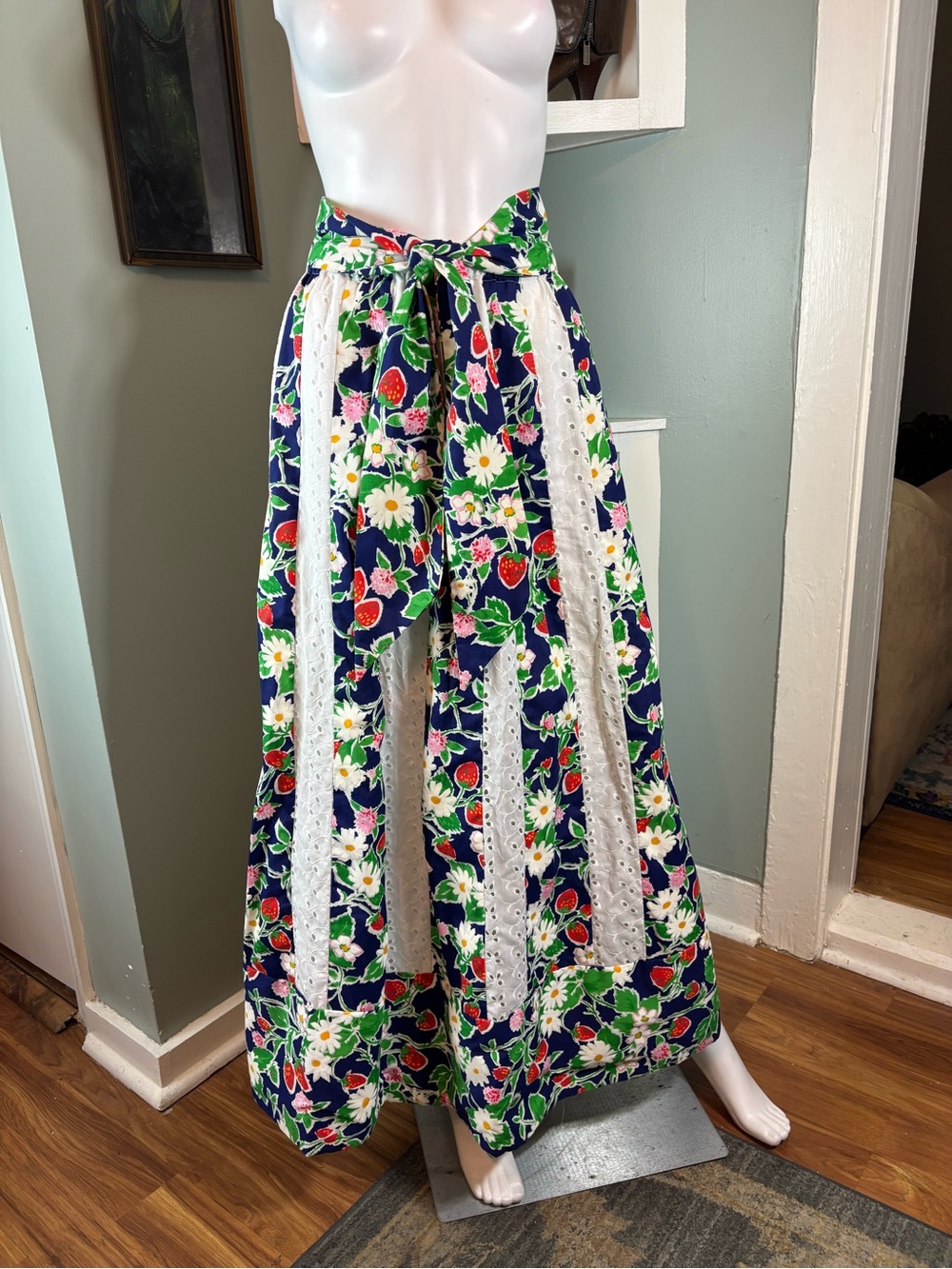 Vintage 70s Talbots Floral Strawberry Panel Prairie Boho Maxi Skirt Eyelet S/M